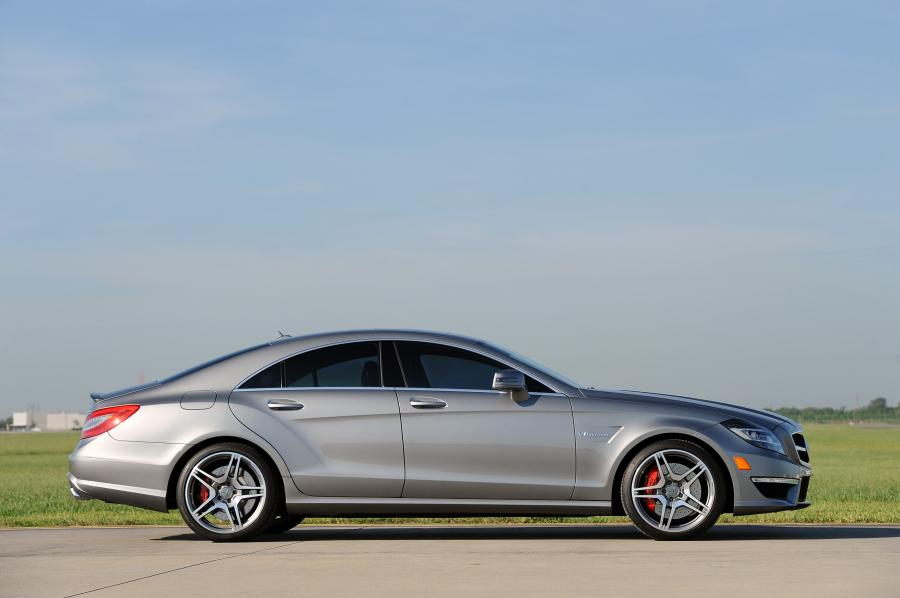  Mercedes-Benz CLS63 AMG HPE700 by Hennessey 2012 года  (фото 4 из 11)